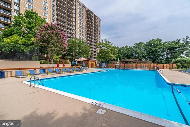 Building Photo - 5500 Holmes Run Pkwy