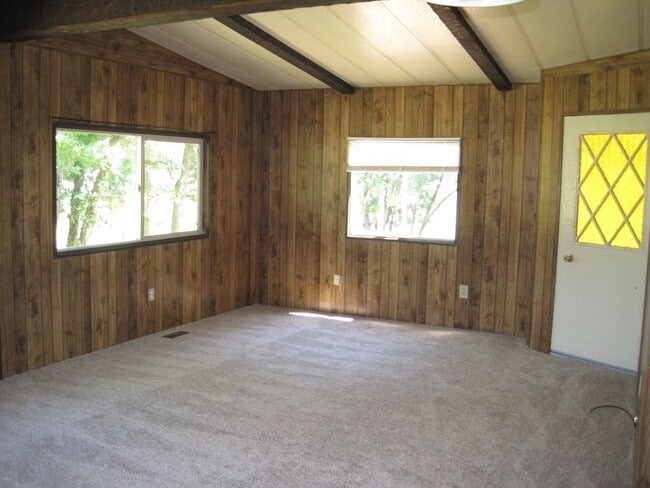 Building Photo - 109