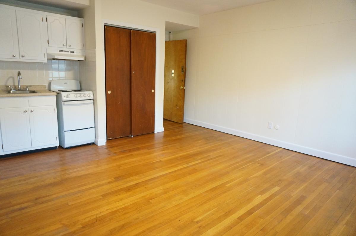 Building Photo - 165 Beacon St
