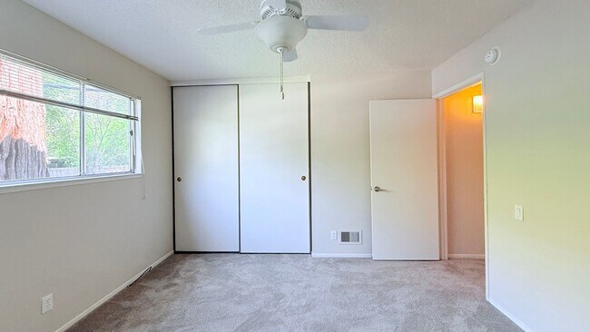 Building Photo - 929 Dewing Ave