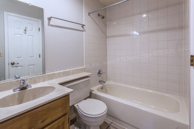 Building Photo - 3565 Windmill Dr
