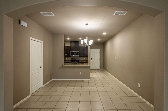 Building Photo - 123 Niagara Dr.