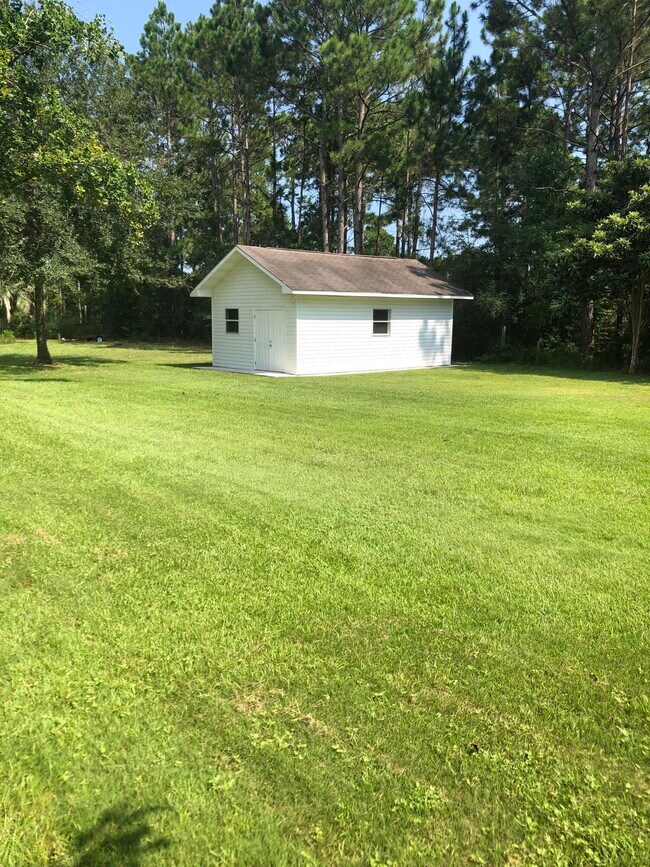 Building Photo - 7653 Frankfort St