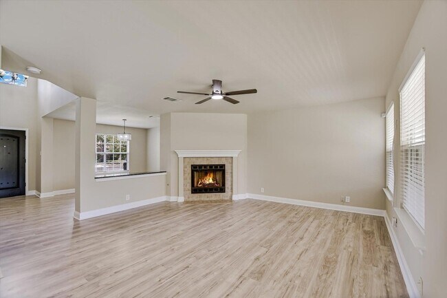 Building Photo - 8111 Hawick Dr