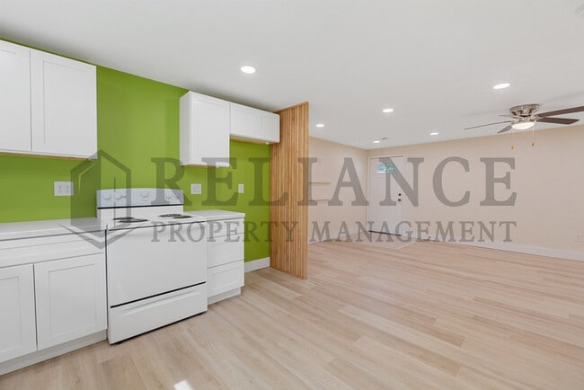 Building Photo - 522 Sunnyside Ct