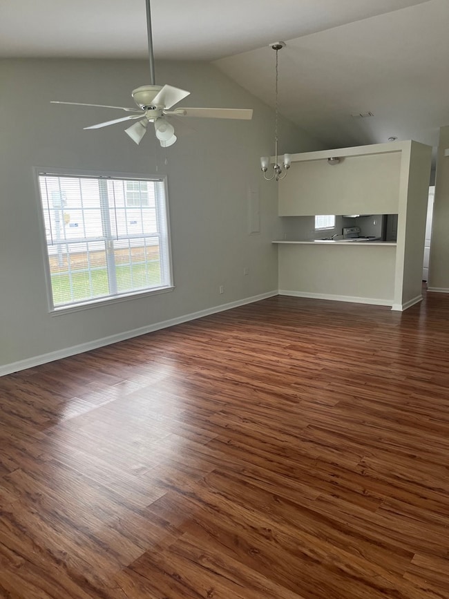 Building Photo - 105 Cove Landing Dr