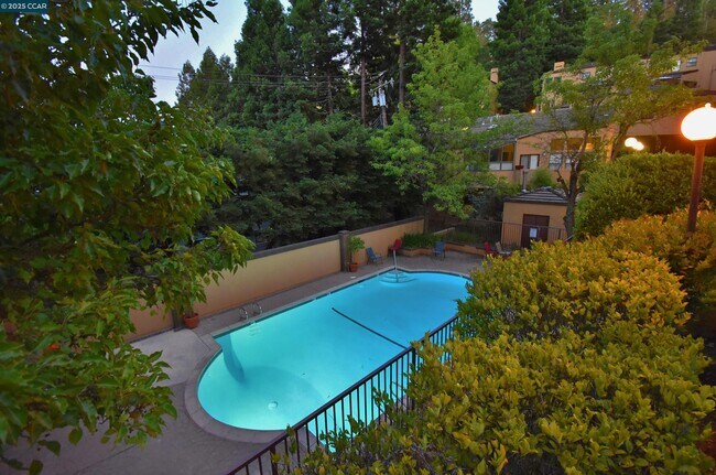 Building Photo - 3279 Mt Diablo Ct