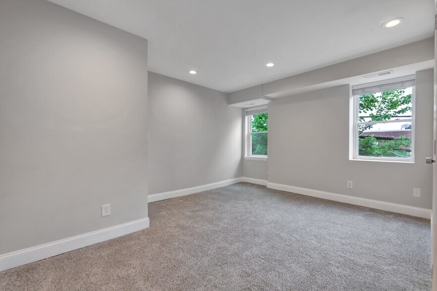 Building Photo - 1679 Montello Ave NE