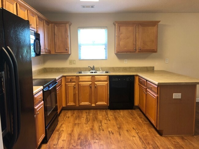 Building Photo - PRE-LEASING FOR AUGUST 2026!