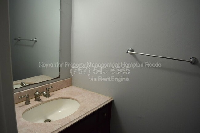 Building Photo - 215 A Settlers Landing Rd