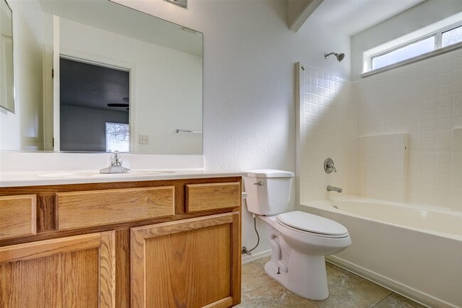 Building Photo - 3 bed, 2 bath home in Prescott Valley