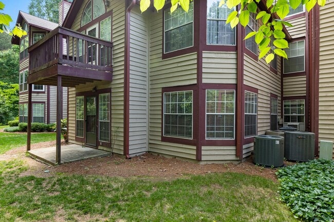 Building Photo - Terrace level condo in great Johns Creek location!