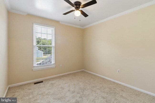 Building Photo - 820 Chatsworth Dr