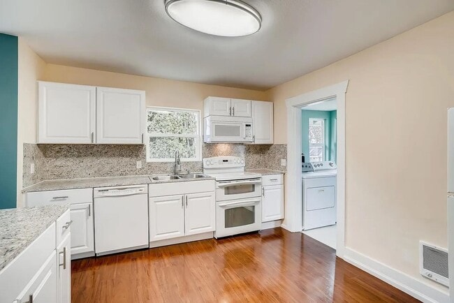 Building Photo - Updated 2BR Home in Marysville – Spacious Garage, Decks & RV Parking!