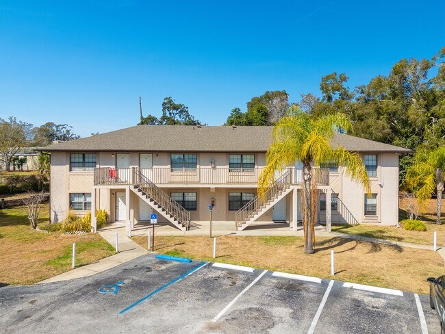 Building Photo - One Bed, One Bath at Royal Palm