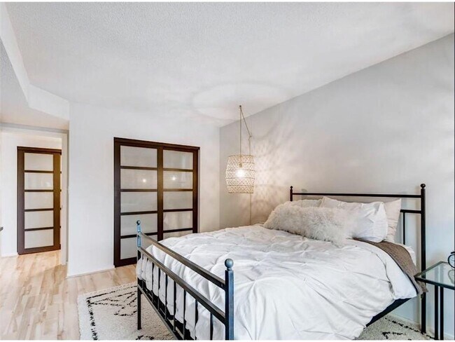 Building Photo - 121 Washington Ave S