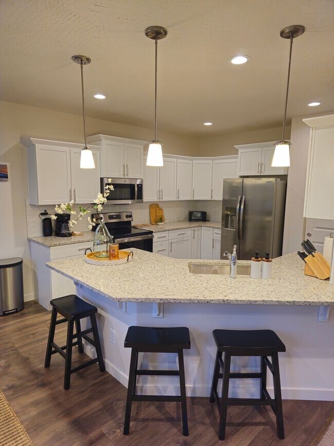 Building Photo - Beautiful Home in Post Falls