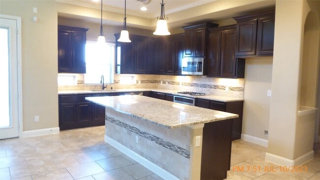 Building Photo - 21710 Avalon Queen Dr