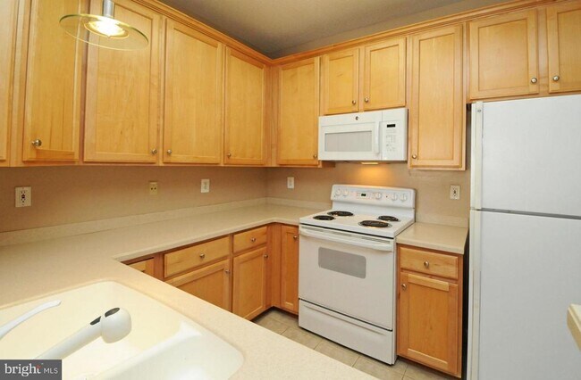 Building Photo - 12185 Abington Hall Pl