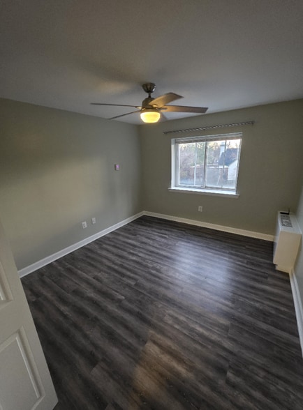 Building Photo - 9250 Edwards Way