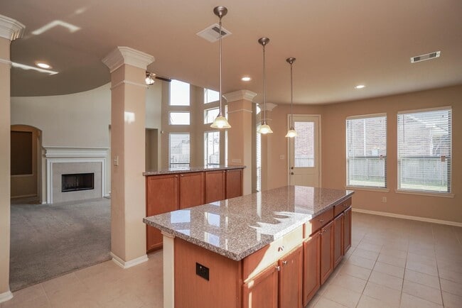 Building Photo - 215 Promenade Estates Ln