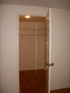 MB - Walk-in Closet - 140 Dickinson Ln