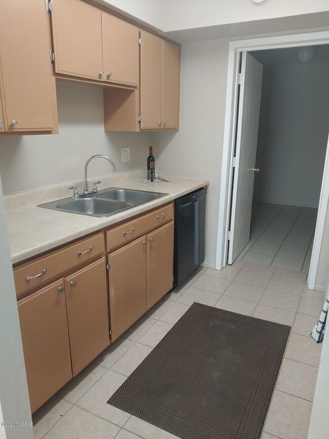 Building Photo - 881 E Peppergrass Ln