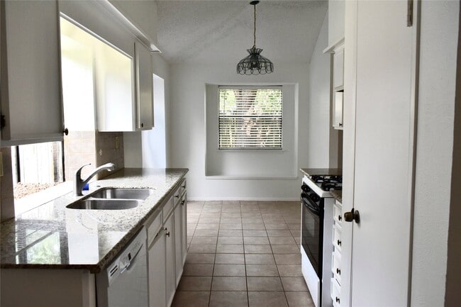 Building Photo - 16838 Markridge Dr