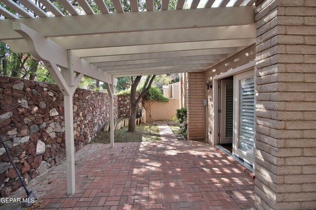 Building Photo - 5710 Mira Grande Dr