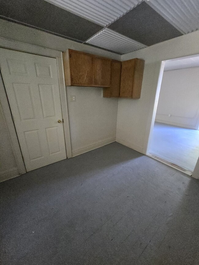 Building Photo - 1925 Foster Ave