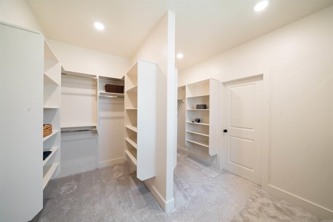 Building Photo - 15112 Matterhorn Lp