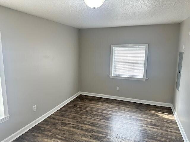 Building Photo - 745 E Henderson Dr