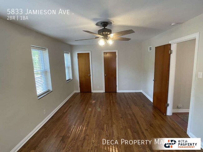 Building Photo - 5833 Jamieson Ave