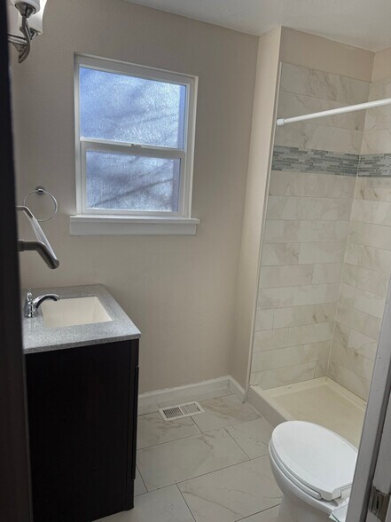 Building Photo - 1920 Xanthia St