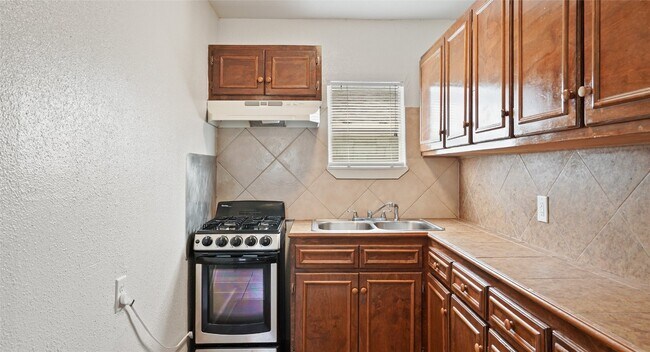 Building Photo - 500 Tillery St