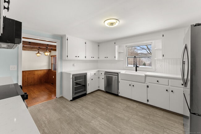 Building Photo - 52B Fuller Mountain Rd