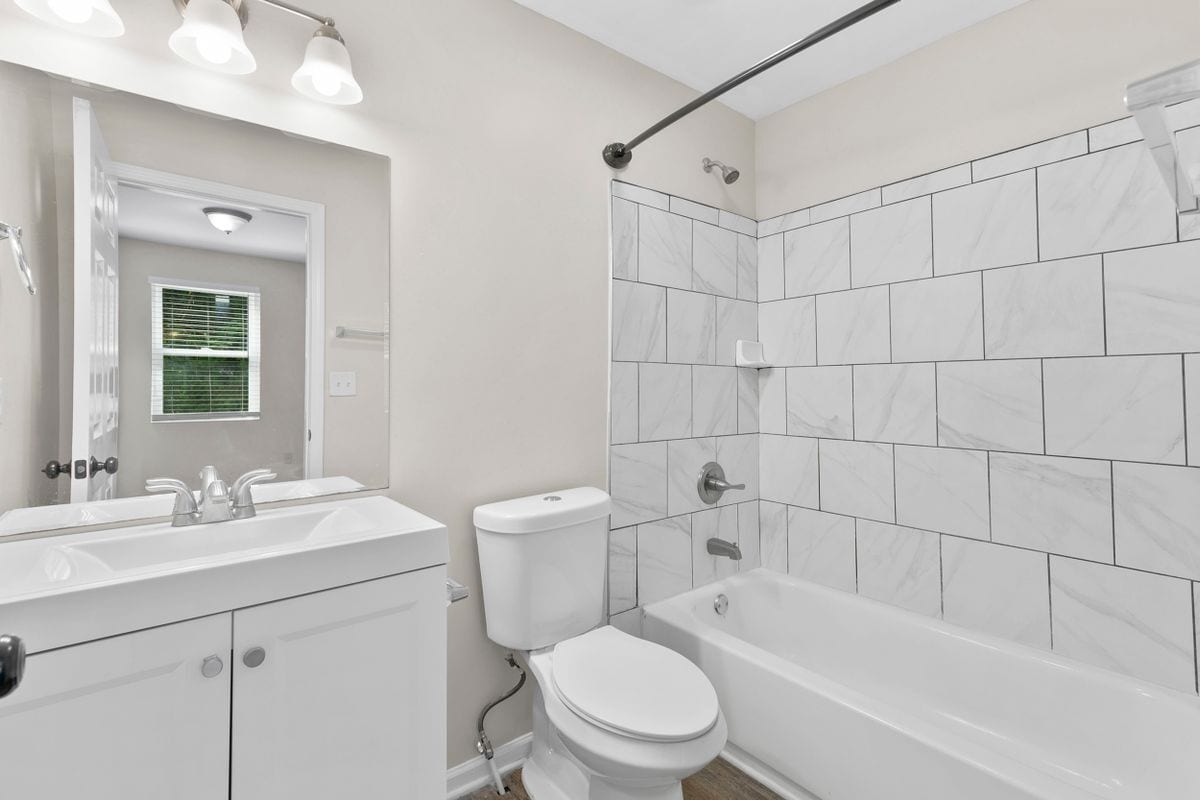 Building Photo - 2343 Carver Dr NW