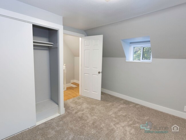 Building Photo - 3 Bedroom... Sweet Story-Book Mid-Century ...