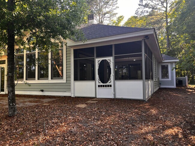 Building Photo - 1237 Clipper Rd