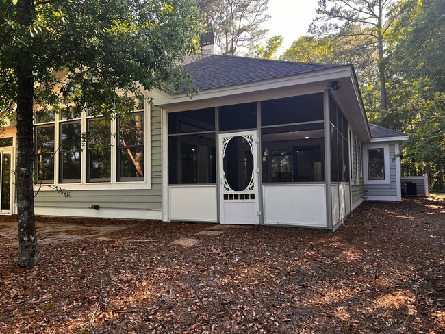 Building Photo - GORGEOUS 3 BEDROOM, 2.5 BATH HOME LOCATED IN TIDEWATER PLANTATION! AVAILABLE NOW!
