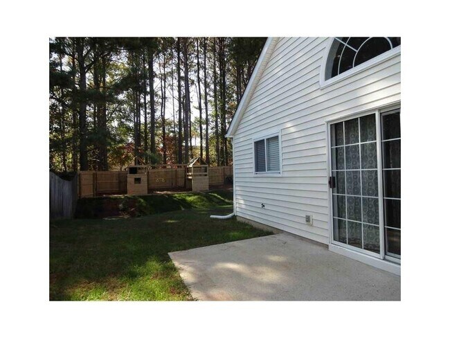 Building Photo - 665 Chantress Ct
