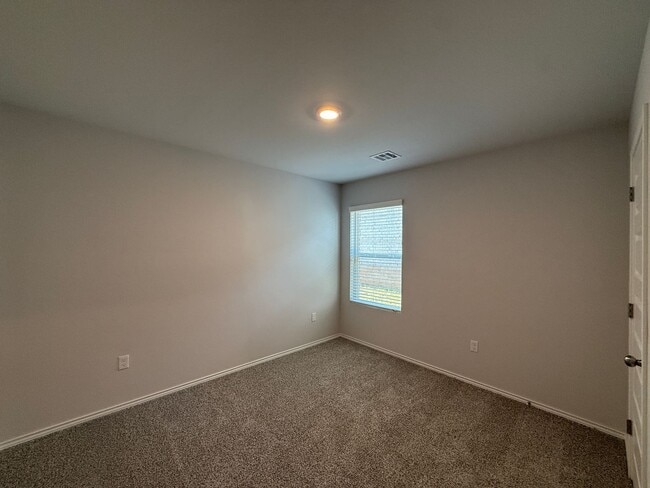 Building Photo - 9516 Gray Wolf Ln