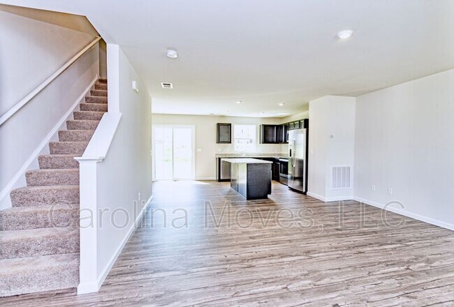 Building Photo - 303 Maplestead Farms Ct