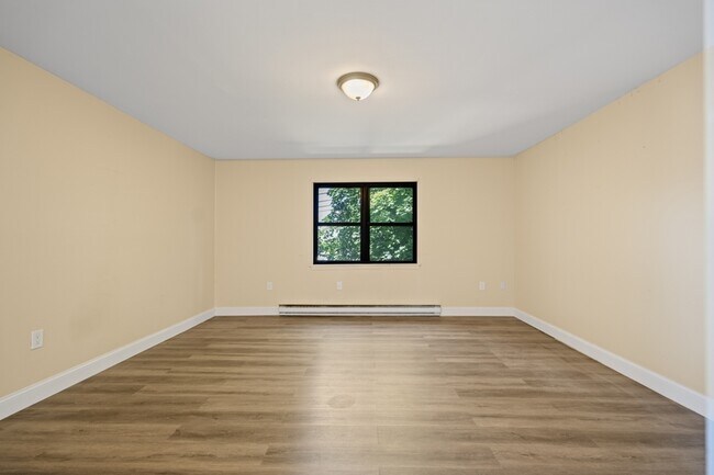Building Photo - 417 Boulevard