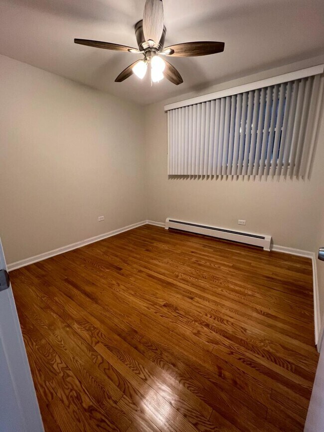 Building Photo - 9533 Schiller Blvd