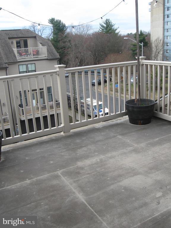 Building Photo - 6158 Carey Park Ln