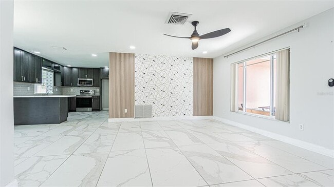 Building Photo - 8024 Las Cruces Ct