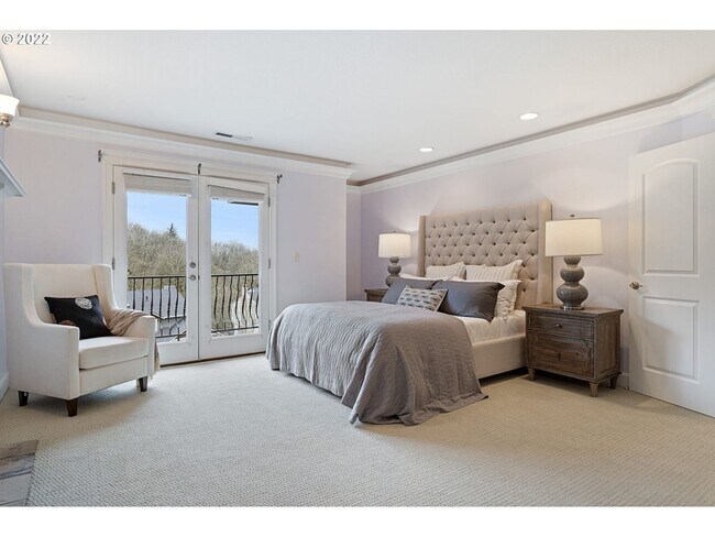 Building Photo - Bright & Beautiful Forest Heights Home with Gourmet Kitchen, Bonus Space & Private Cul-de-Sac Set...