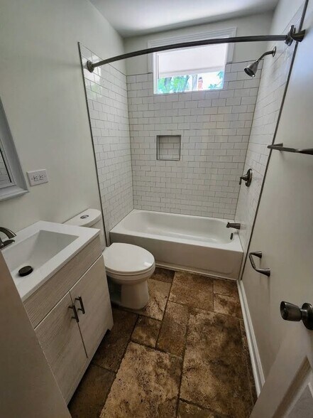 Building Photo - 1013 Rosedale Ave