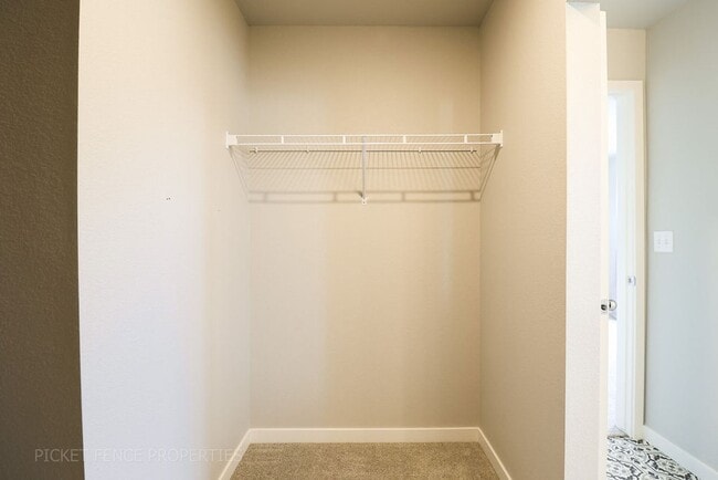 Building Photo - New Townhome in Downtown Johnstown